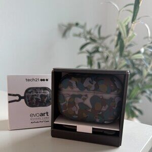 Tech21 EvoArt Modern Camo for AirPods Pro - Camouflage green